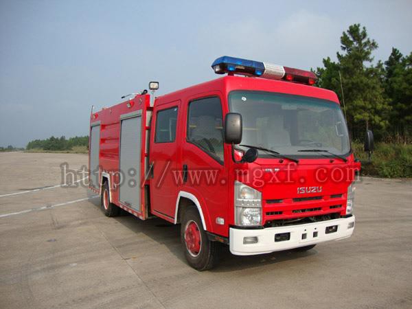 camion-citerne à eau léger 3000L/citerne à incendie en mousse